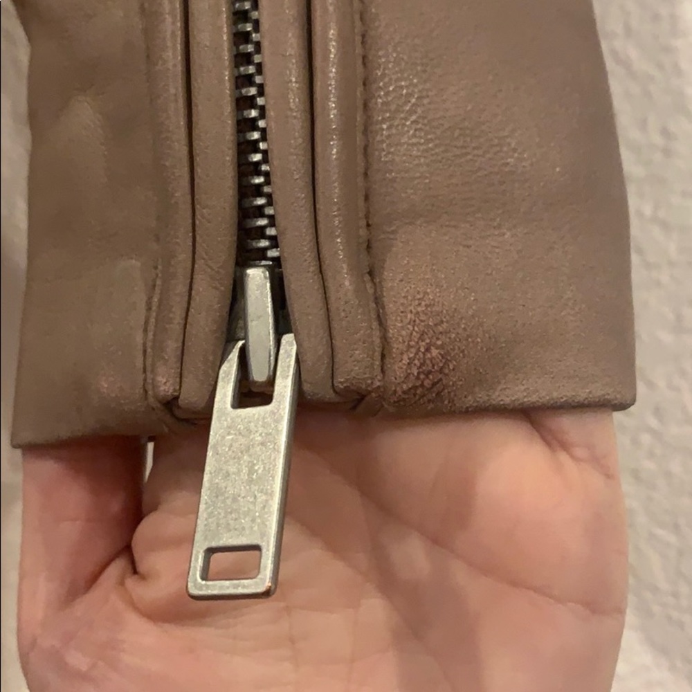 Leather jacket - Picture 6 of 6